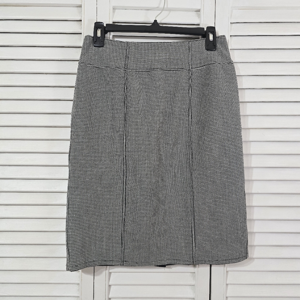 Worthington Black and White Pencil Skirt